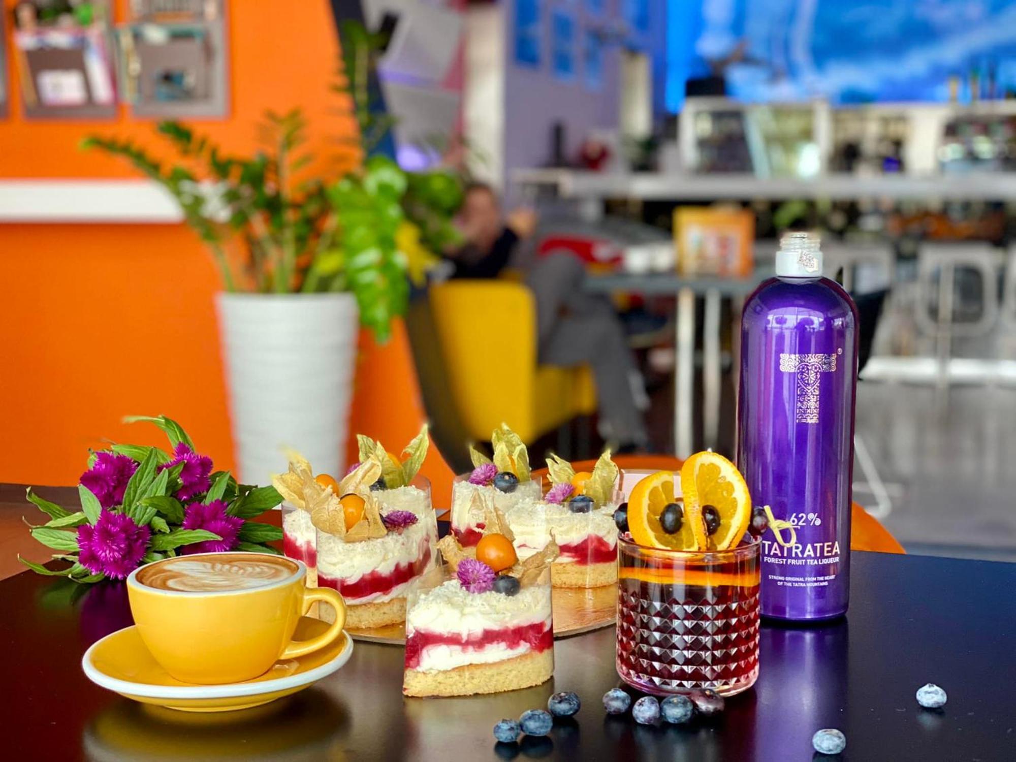Aerocafe Hotel Partizánske Buitenkant foto
